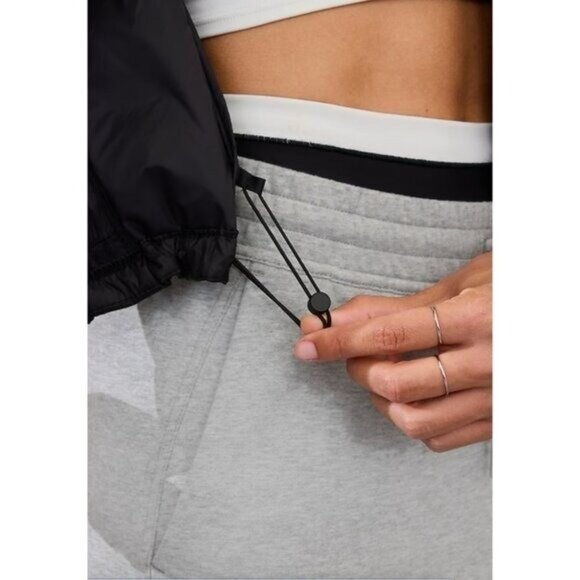 Athleta M Aire Puffer Vest in Black Size Medium - Picture 5 of 7